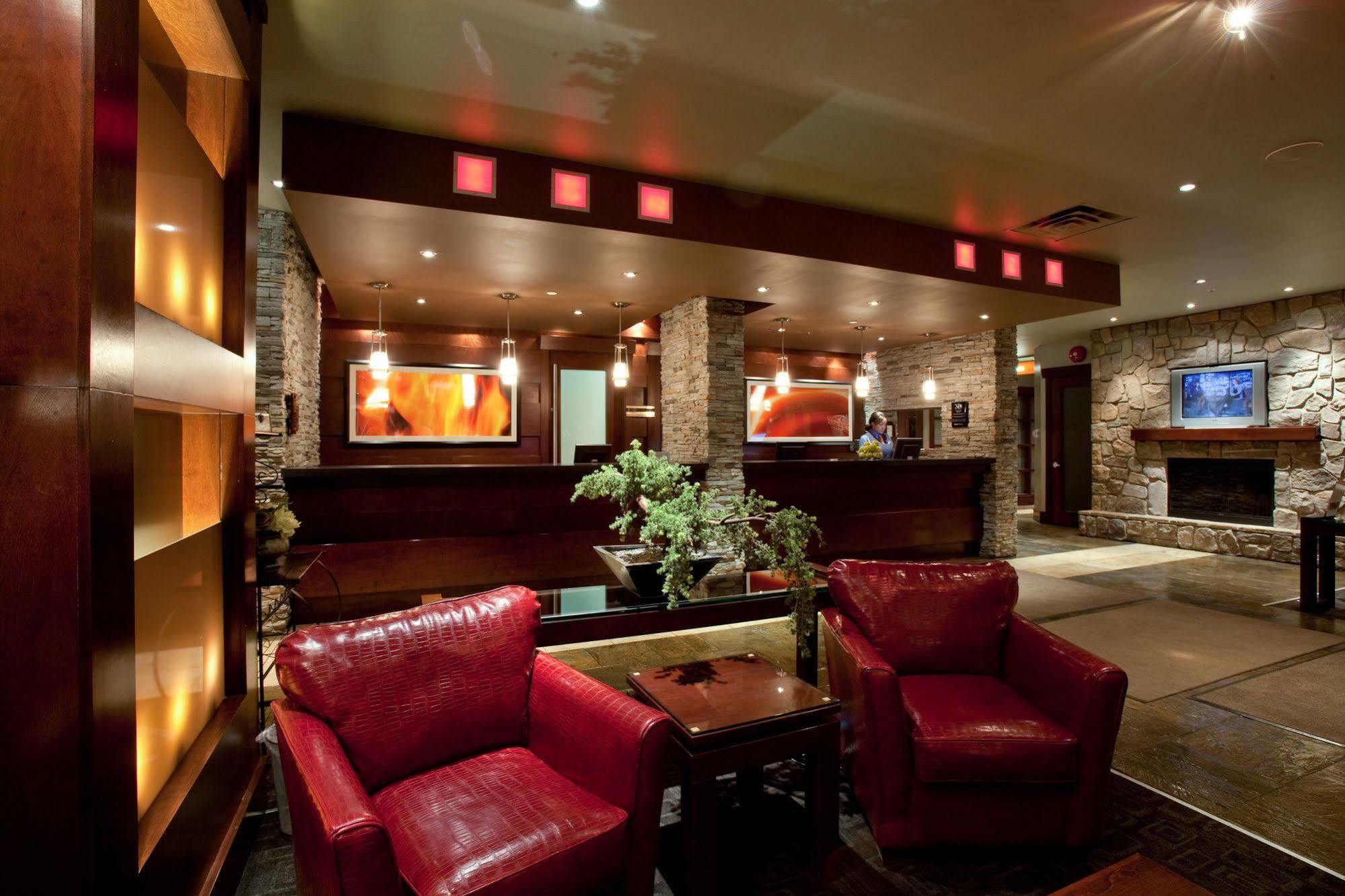 Hotel Sandman West 3*