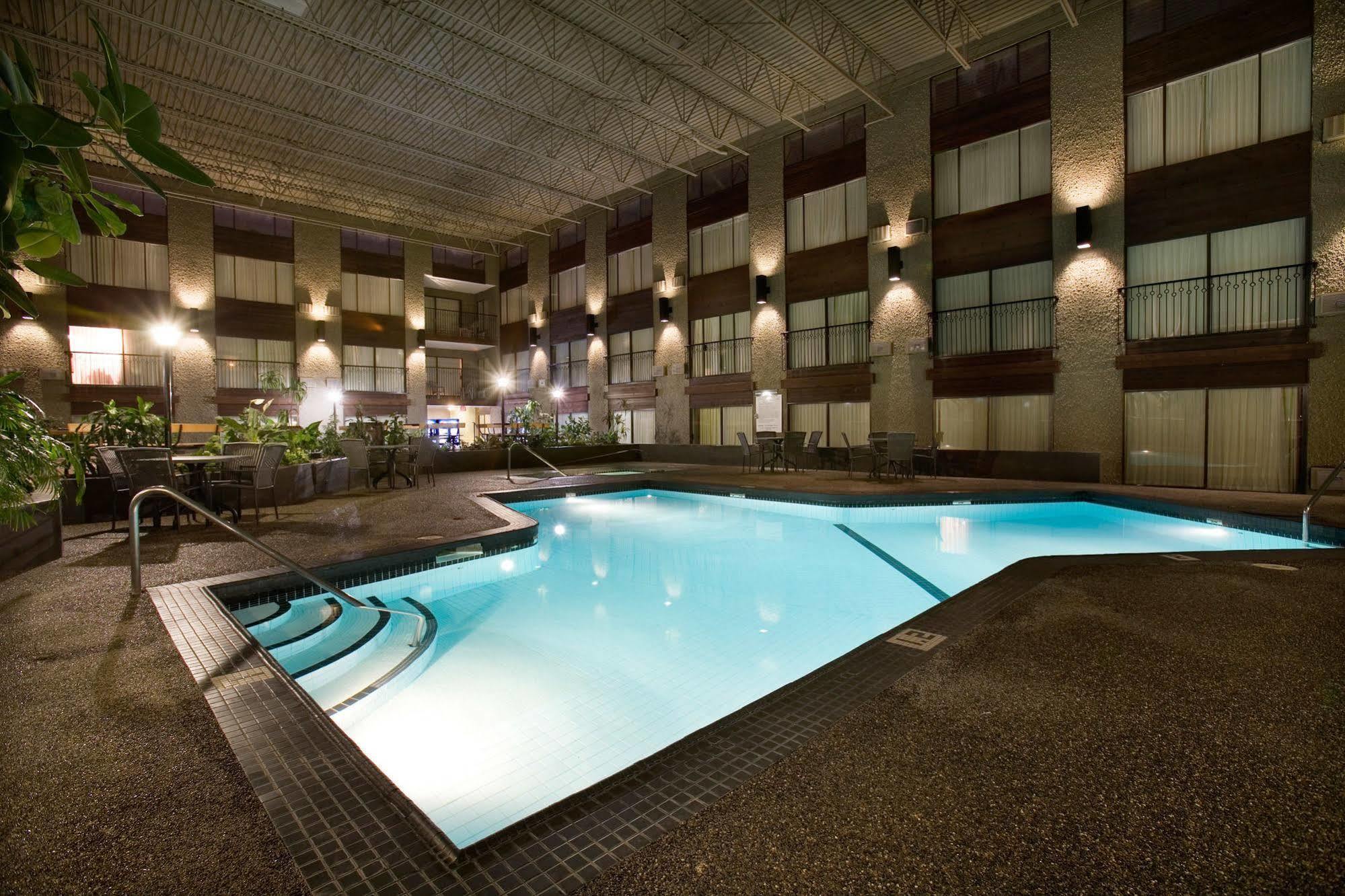 Hotel Sandman West Edmonton