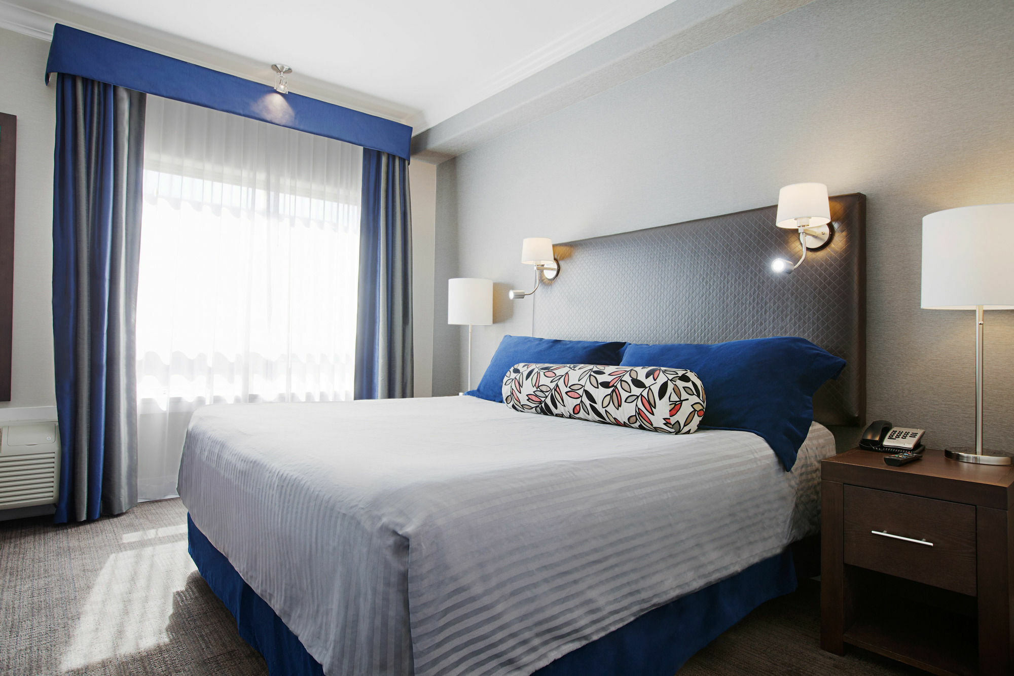 Hotel Sandman West