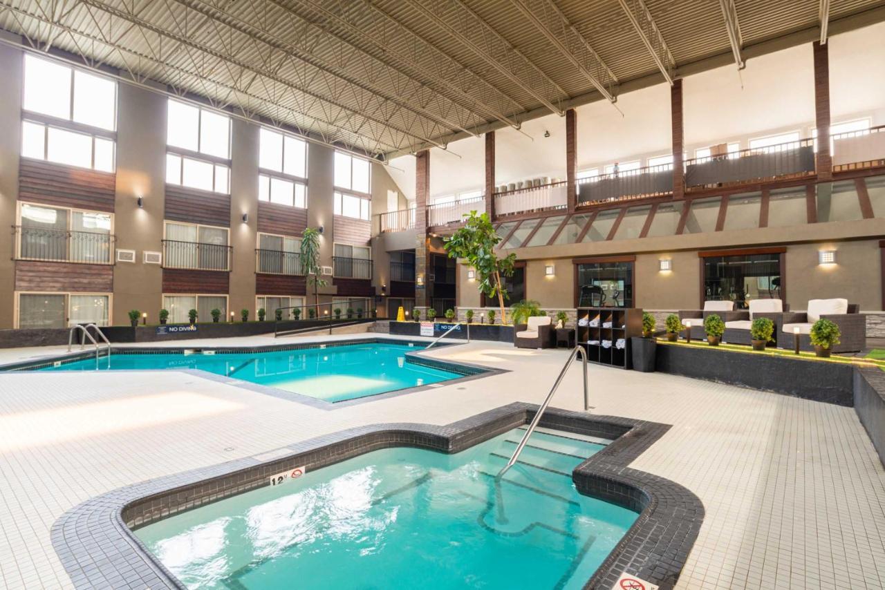 Hotel Sandman West